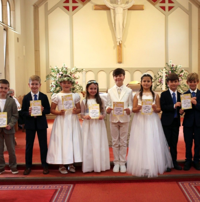 News &raquo; Crackley Hall Pupils Celebrate First Holy Communion Mass
